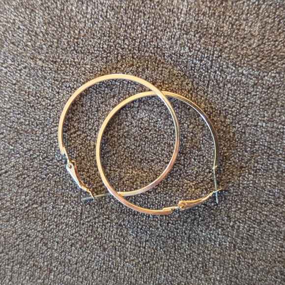 Hoop earrings - Picture 2 of 2